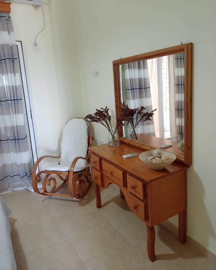 Lovely View Apartments Himare Esterno foto