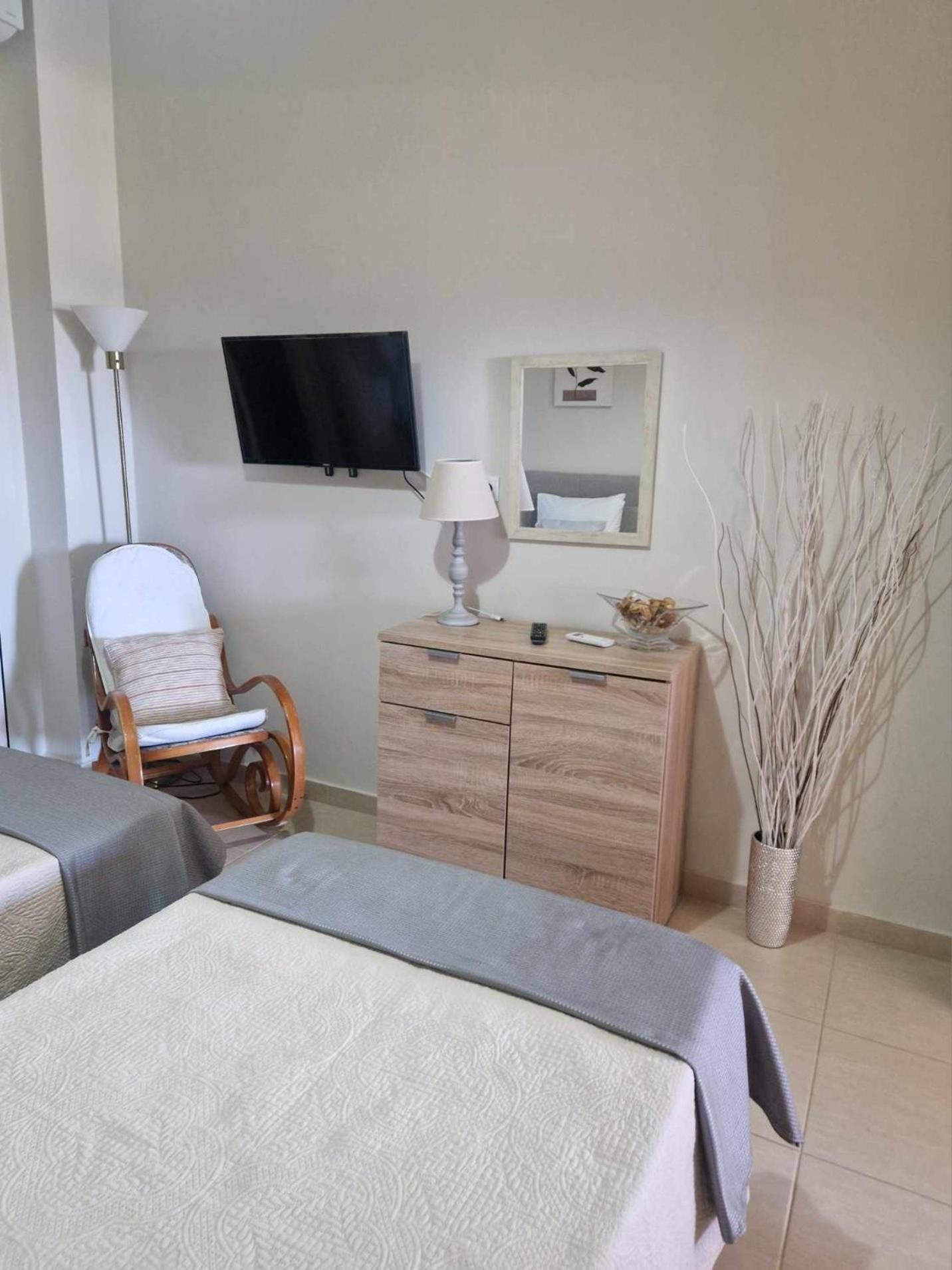 Lovely View Apartments Himare Esterno foto