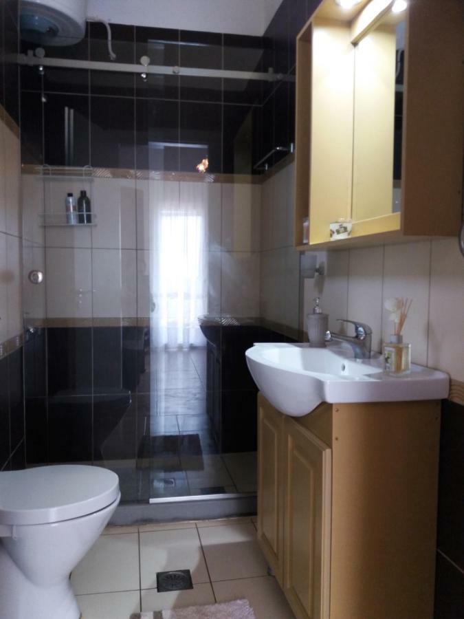 Lovely View Apartments Himare Esterno foto